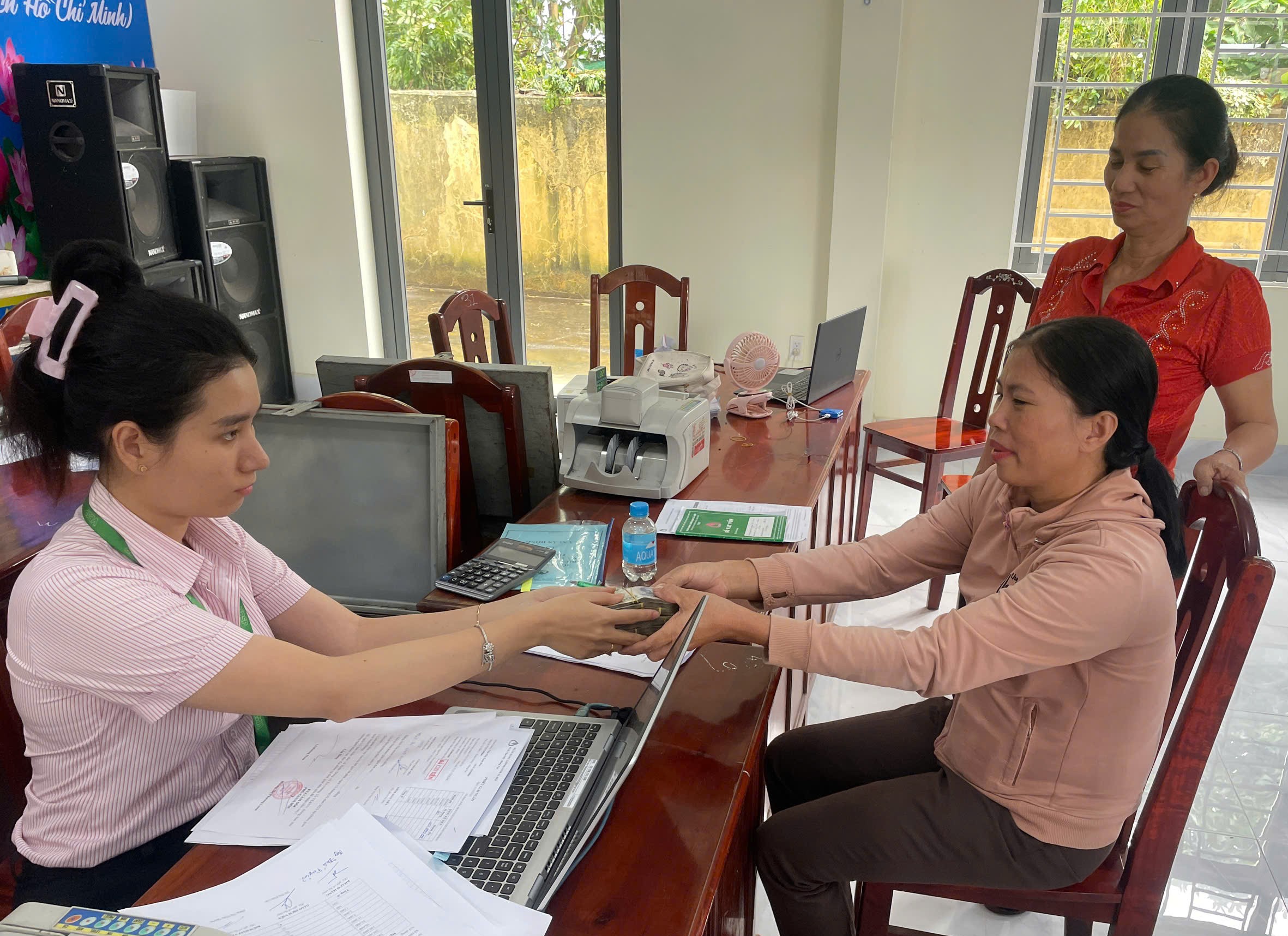 ho vay stem dau tien