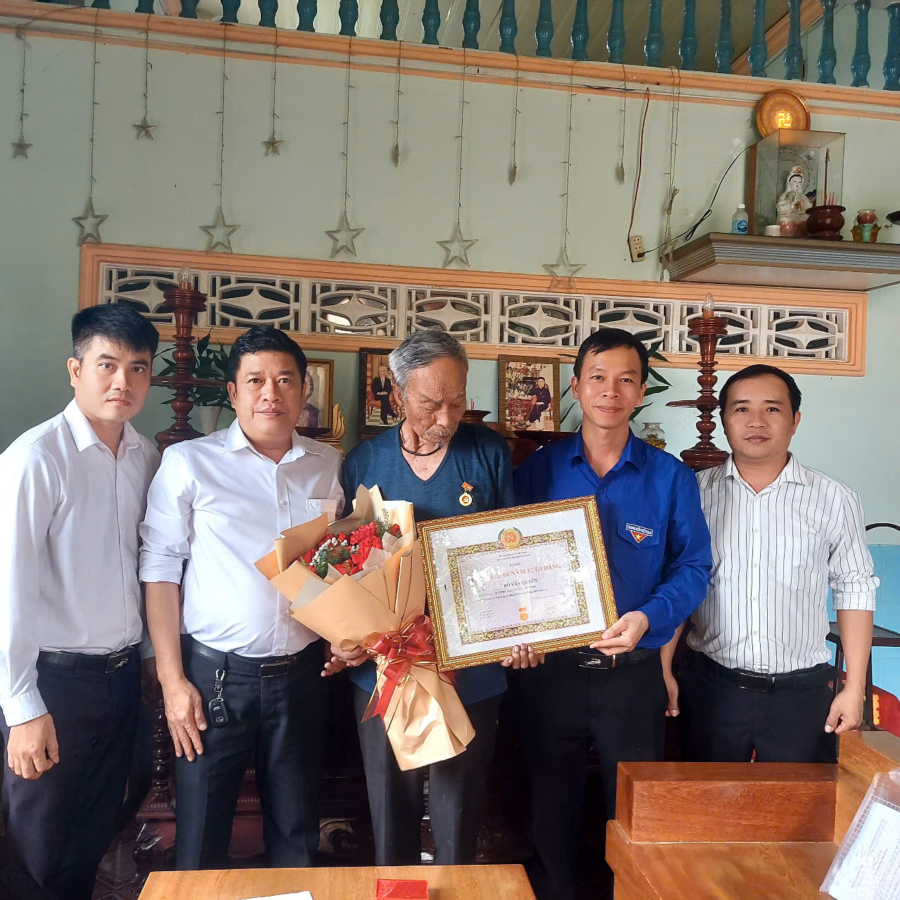 TRAO hh 60 NAM TUỘI DANG 1