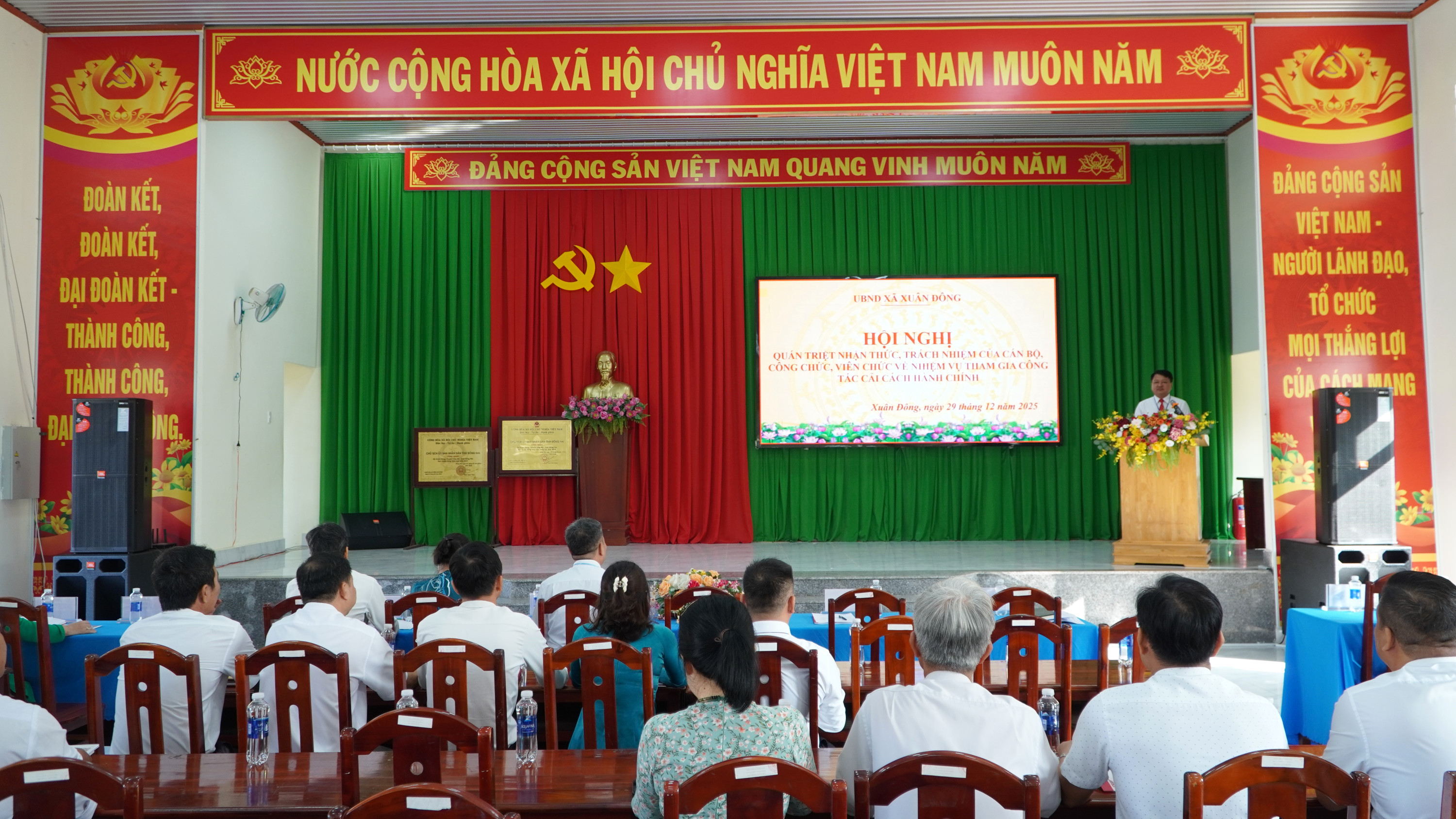 trach nhiem can bo cai cach hanh chinh